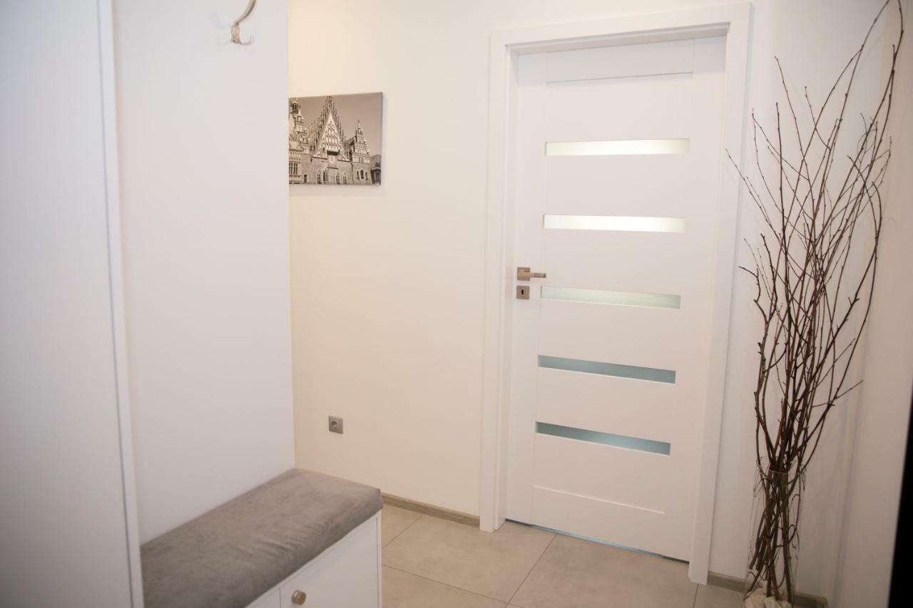 Apartament 102 G&W Lägenhet Wrocław Exteriör bild