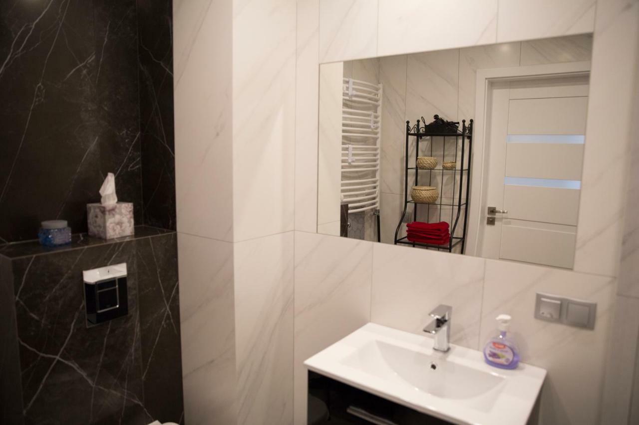 Apartament 102 G&W Lägenhet Wrocław Exteriör bild