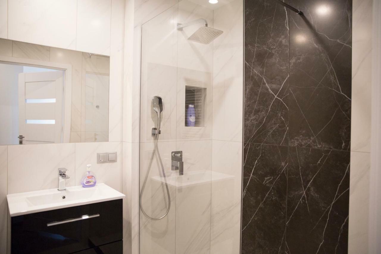 Apartament 102 G&W Lägenhet Wrocław Exteriör bild