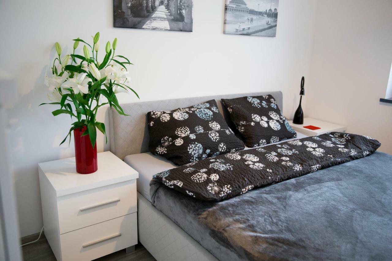 Apartament 102 G&W Lägenhet Wrocław Exteriör bild