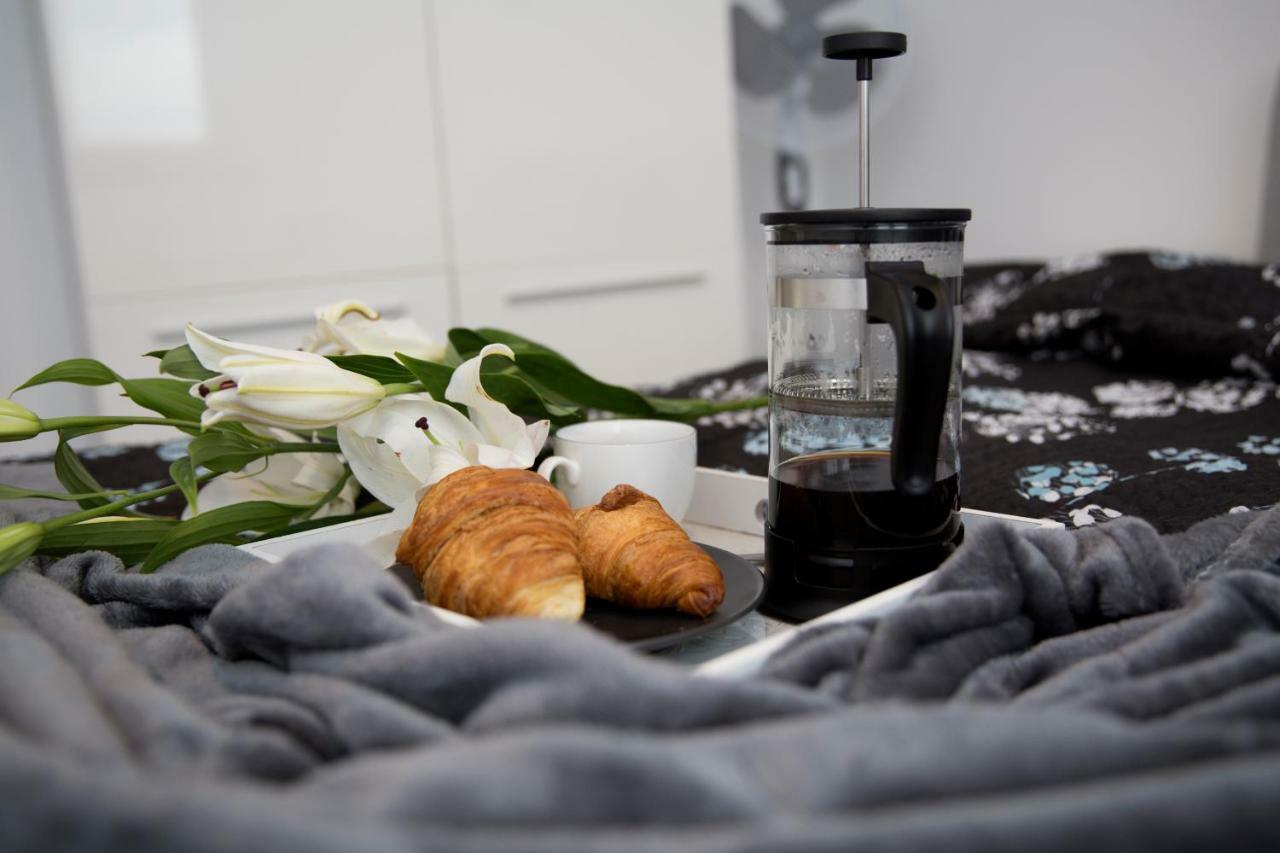 Apartament 102 G&W Lägenhet Wrocław Exteriör bild